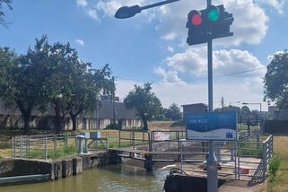 Baťa by se divil. Jeho kanálem místo uhlí plují turisté a natáčí si tisíciletý vynález - Médium.cz